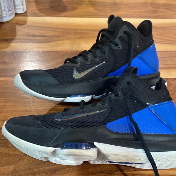Nike Zoom LeBron Witness 4 Black Hyper Cobalt Blue BV7427-007 size 9.5 - Picture 2 of 5